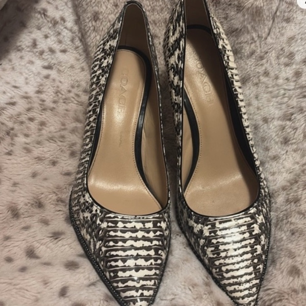 Coach beadchain snakeskin heels 👠 9.5. Euc - Picture 4 of 6